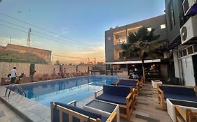 Apartments Plaza Hotel
